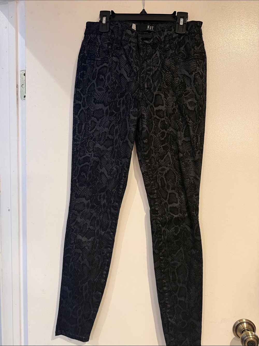 Kut from the Kloth Black Snake-Pattern Skinny Pants